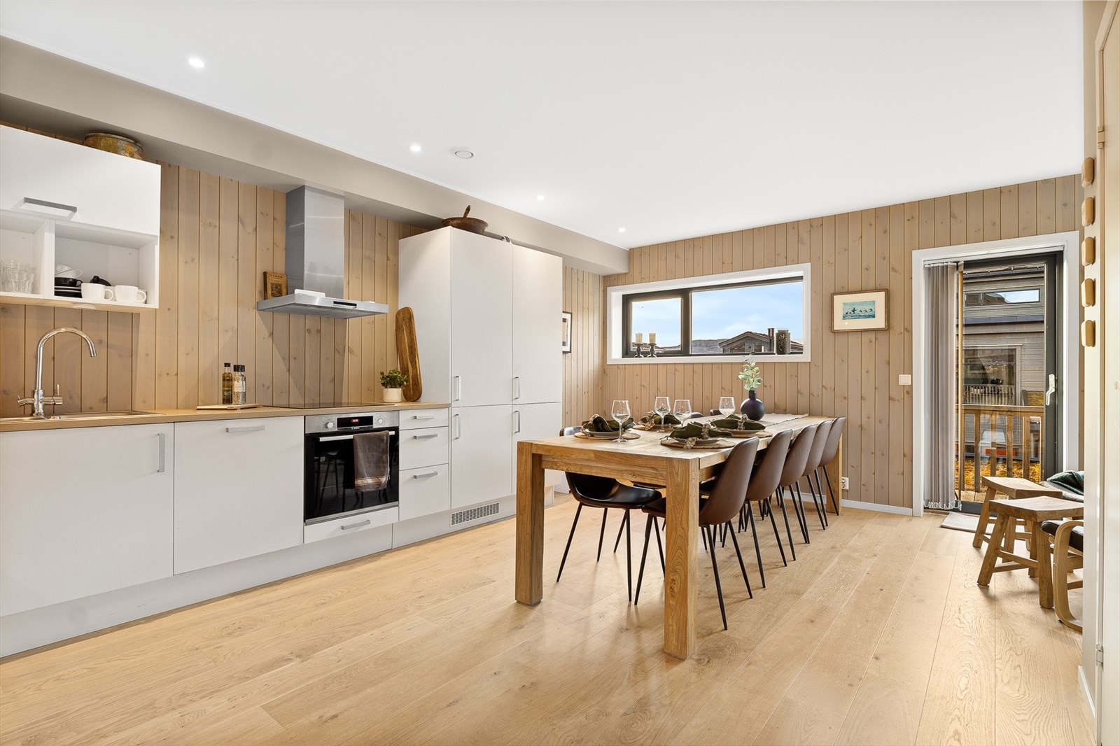 Spisestue med god plass Galleribilde