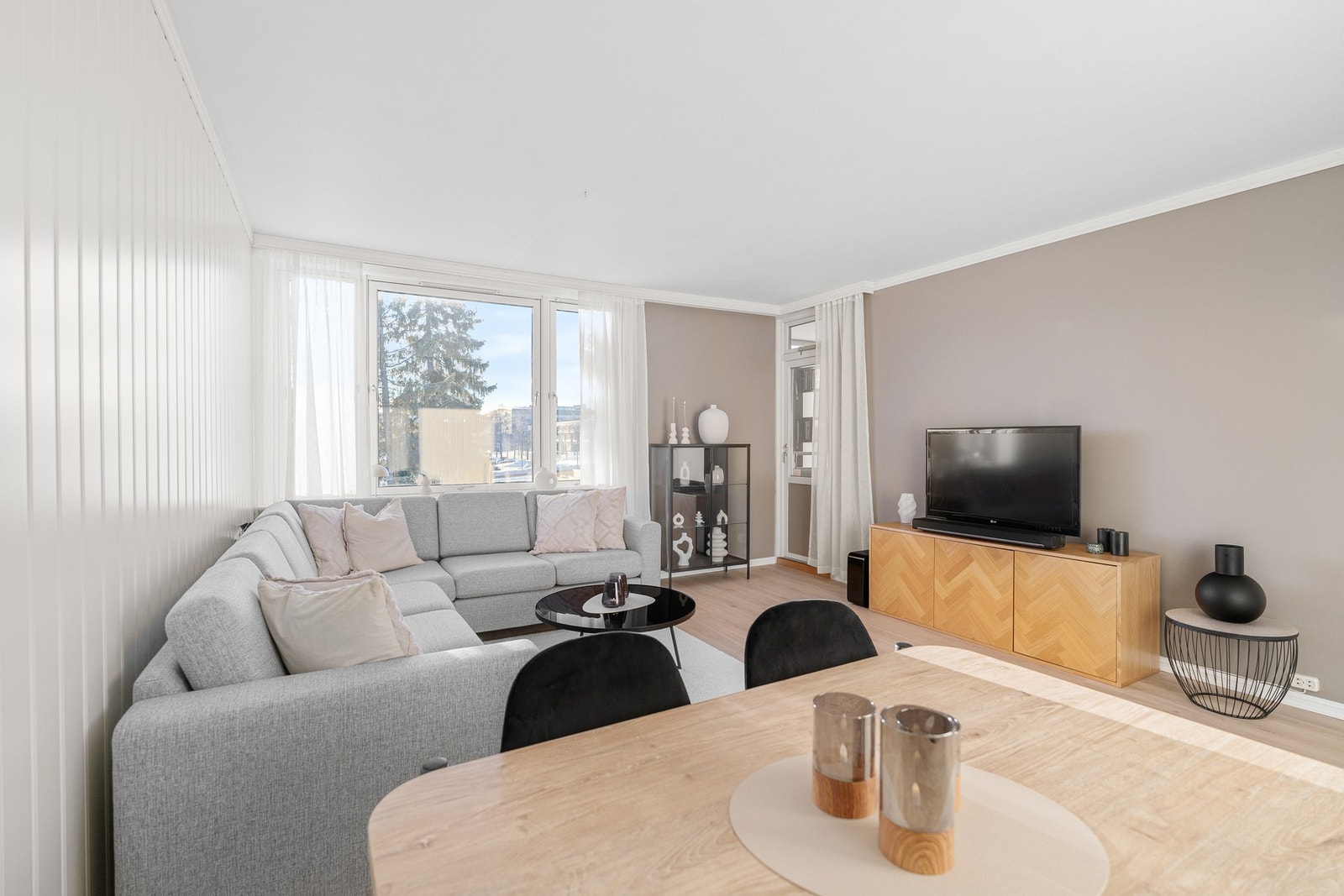 Her har man god møbleringsfrihet med stue på 22 m² og separat kjøkken. Galleribilde