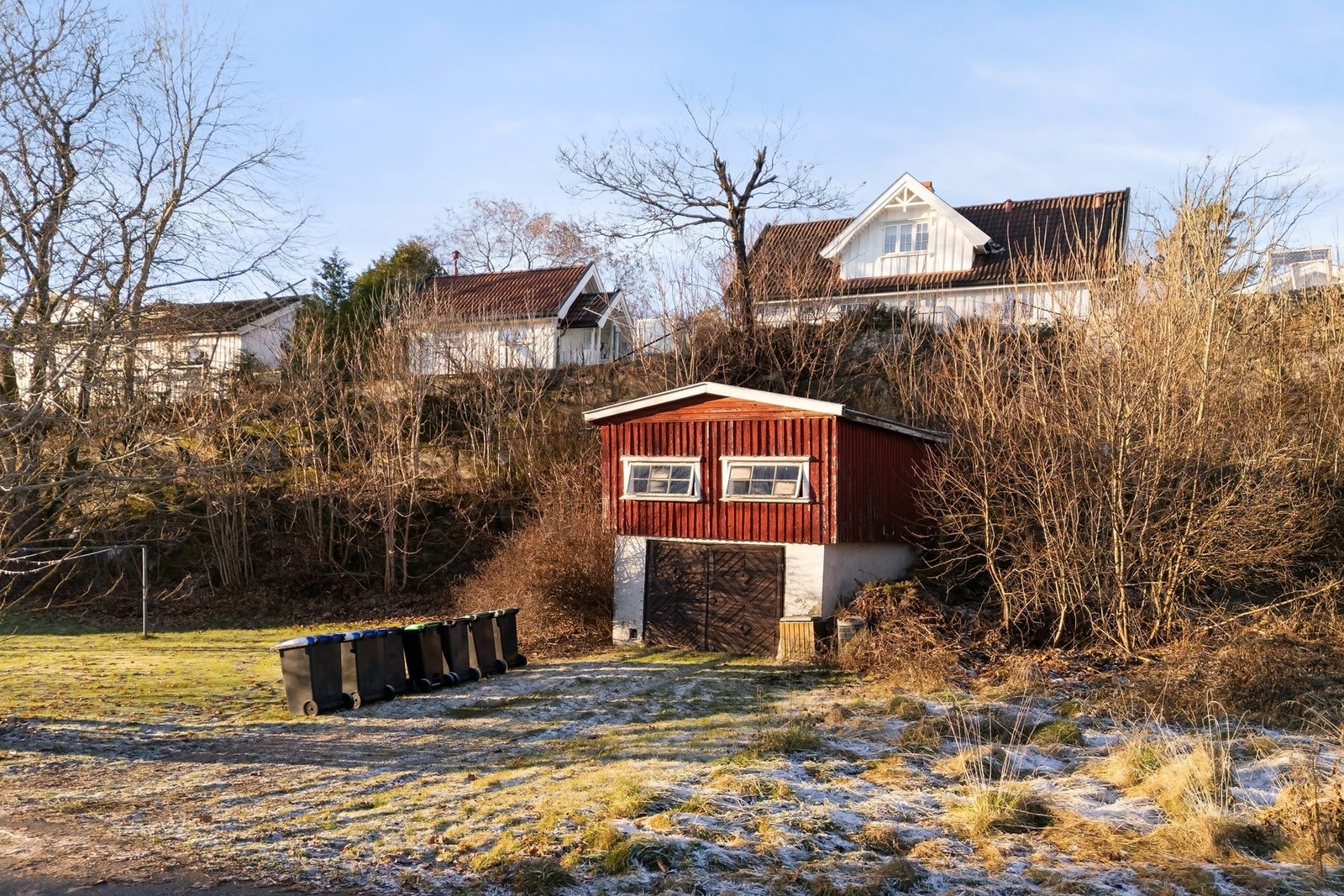 Det er gitt tillatelse til å rive garasjen som står oppført på tomten Galleribilde