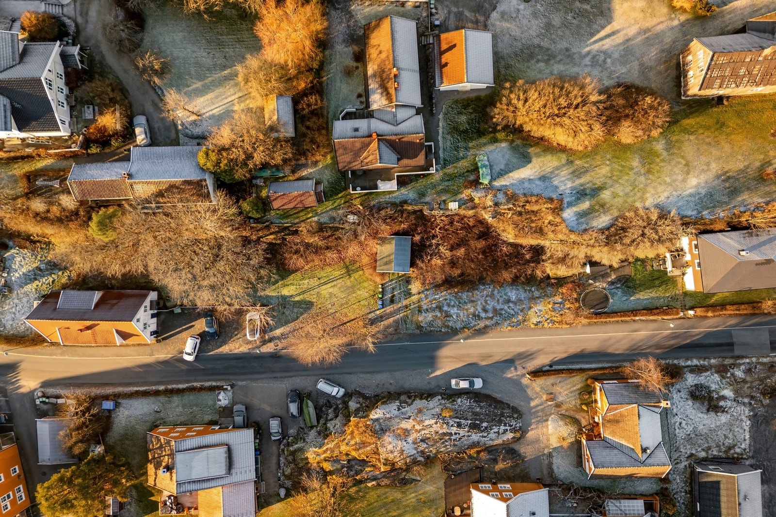 Det skal fradeles et stykke tomt fra Dronningveien 6 og tilføyes til Dronningveien 8A før det kan gis igangsettelsestillatelse Galleribilde