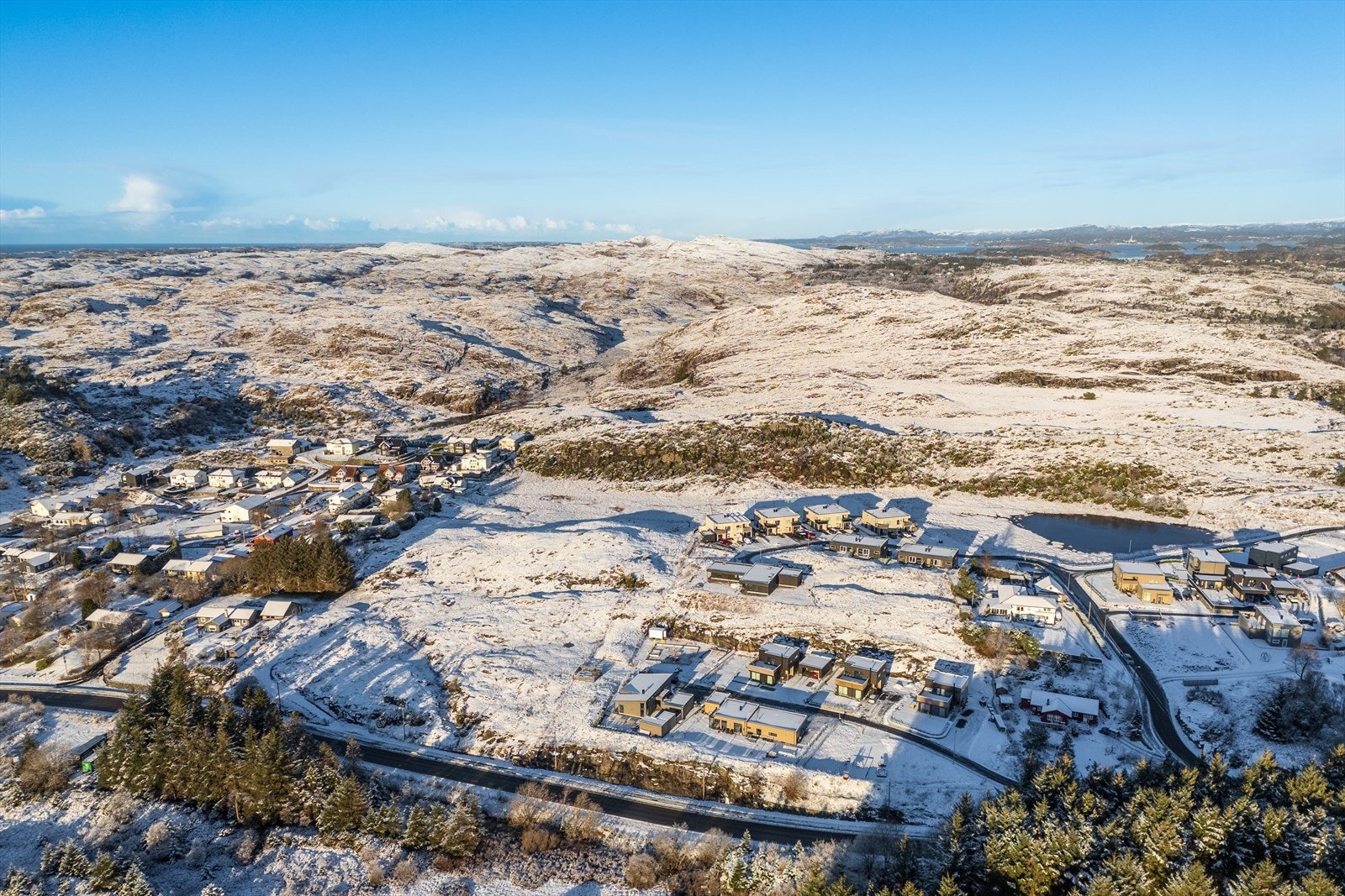 - For et mer utvidet servicetilbud finner du Sotra Kystby bare 8 minutters kjøring unna - Galleribilde