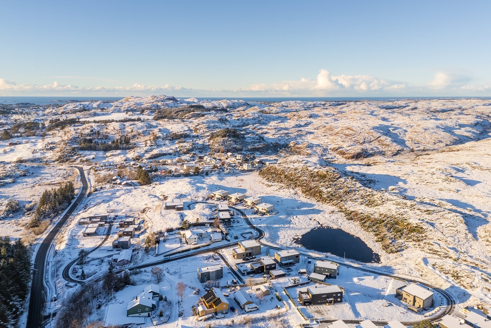 - Fra eiendommen er det 4 minutters gange til busstopp med 6 ulike linjer - Galleribilde
