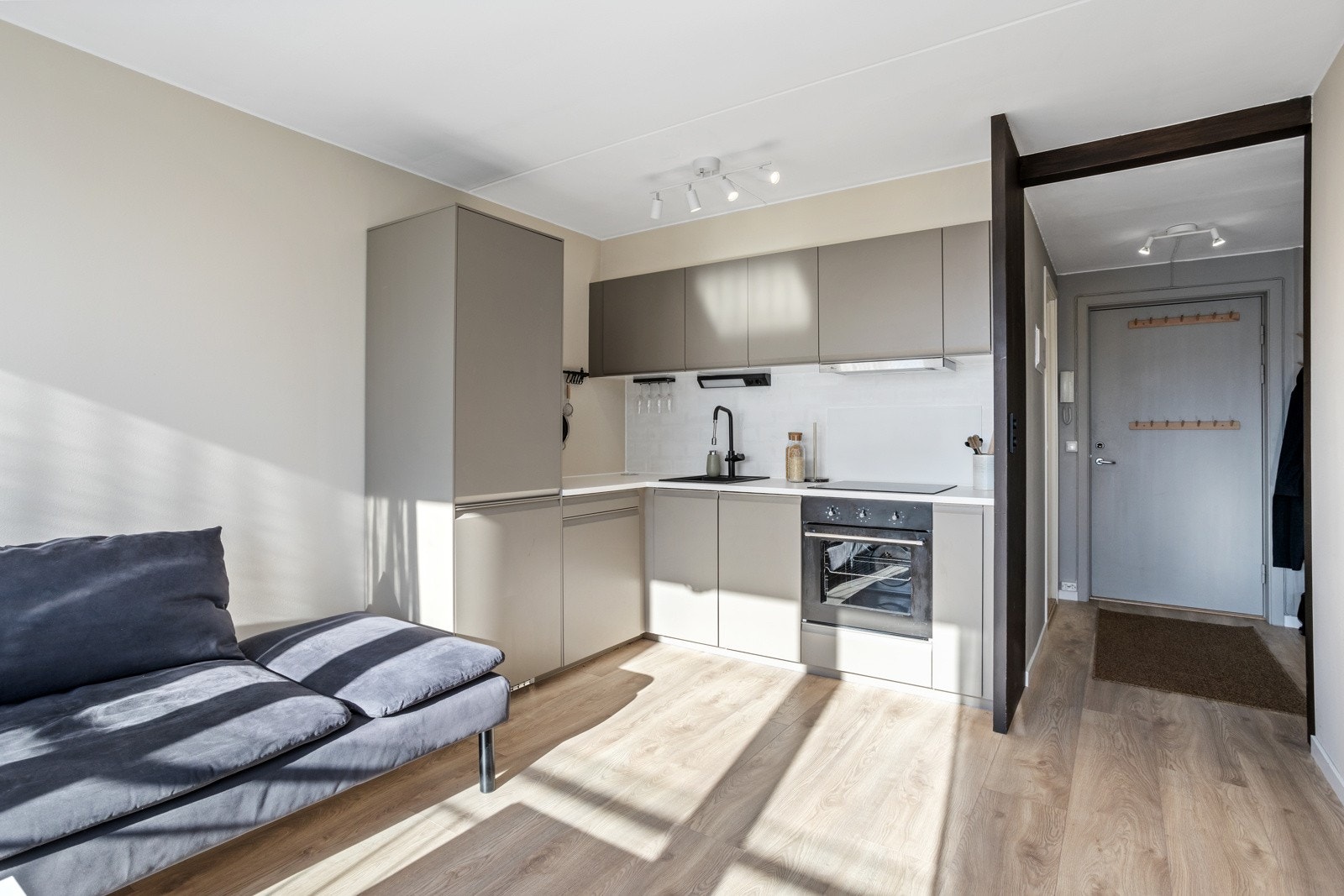 Her ser vi mot gangen. Galleribilde