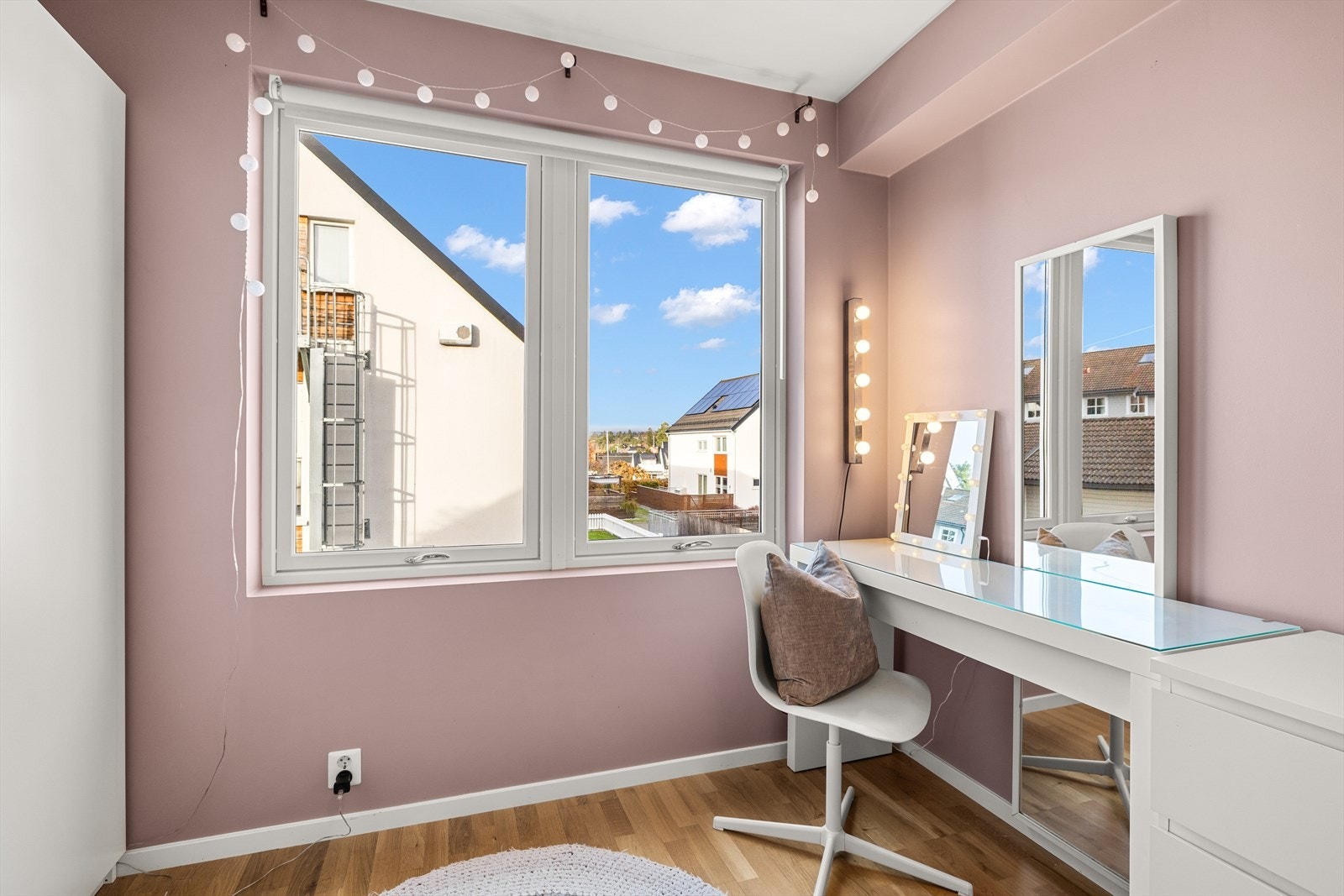 Rommet passer ypperlig som barnerom, gjesterom eller kontor Galleribilde