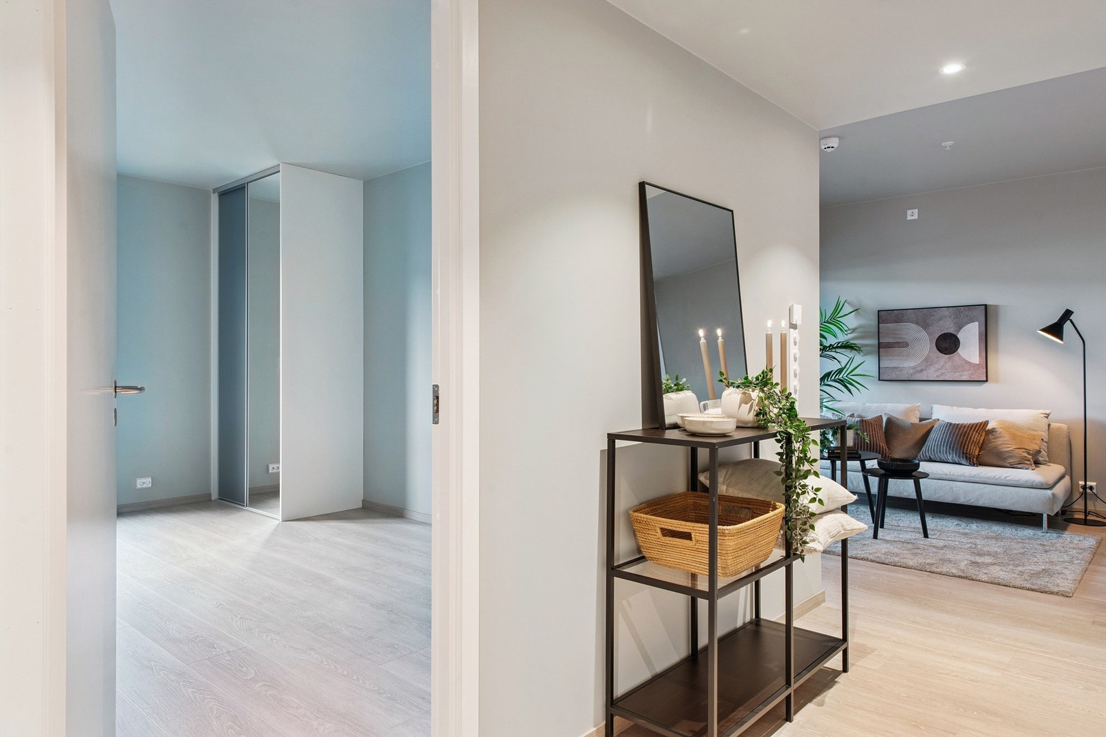 Moderne planløsning med 2 soverom, perfekt for komfortabel livsstil. God beliggenhet med nærhet til fasiliteter. Galleribilde