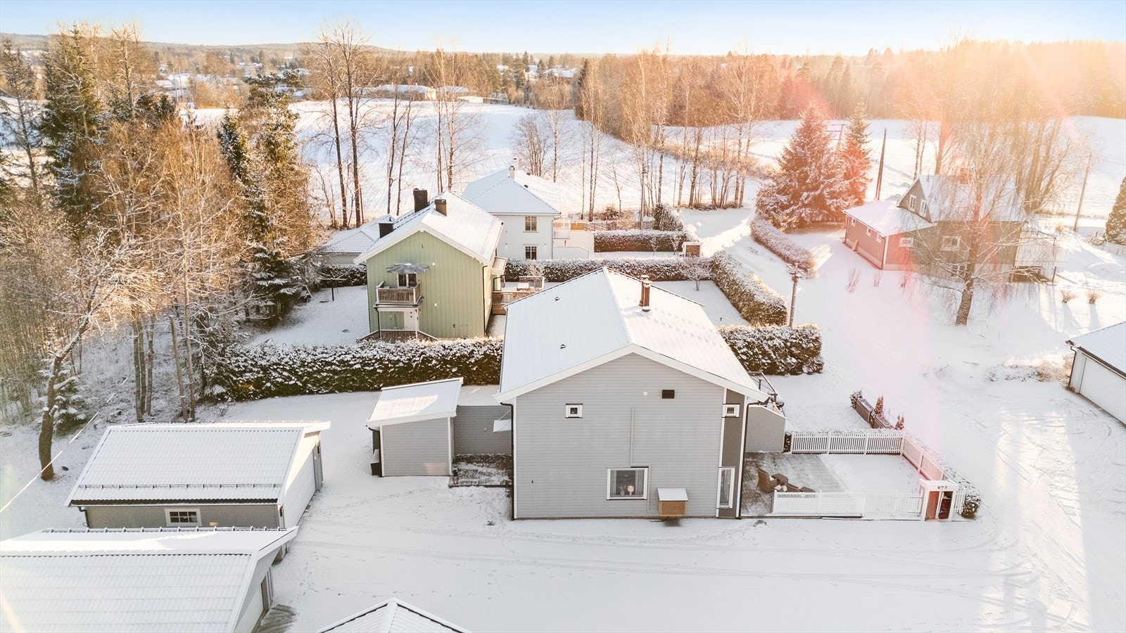 Her bor du med nærhet til skoler, barnehager, fasiliteter og servicetilbud. Galleribilde