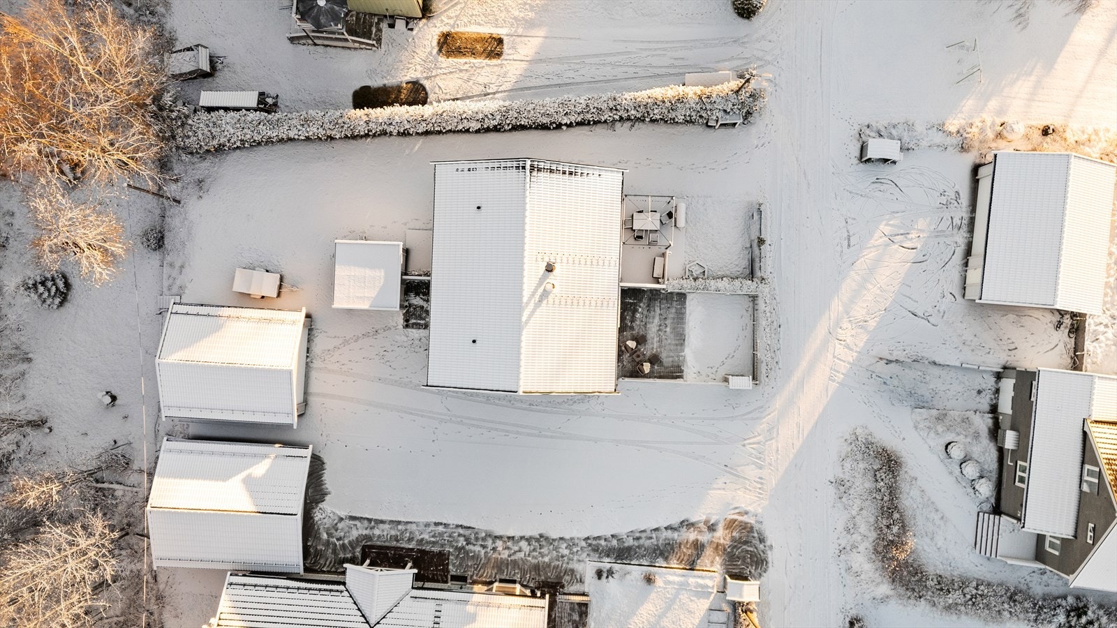 Beliggenheten gir enkel tilgang til både Råholt og Jessheim sentrum. Galleribilde