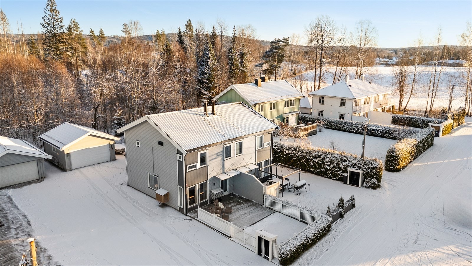Eiendommen ligger i et etablert og barnevennlig boligområde. Galleribilde