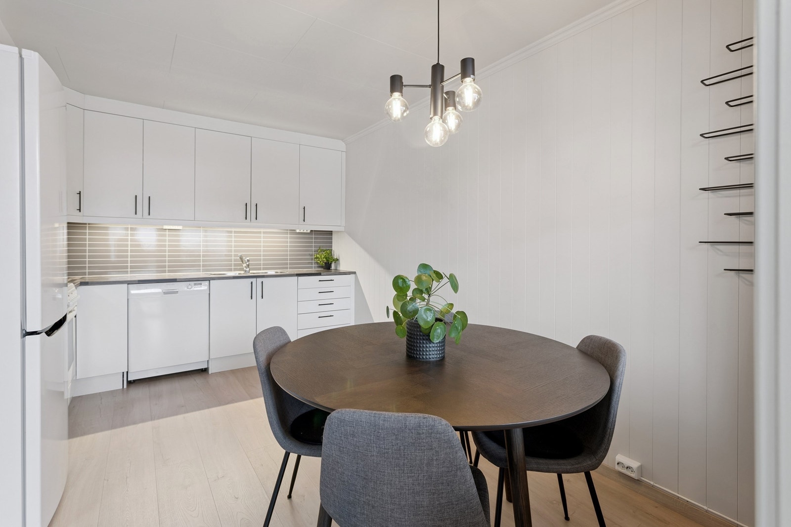 Leiligheten har en arealeffektiv og praktisk planløsning. Galleribilde