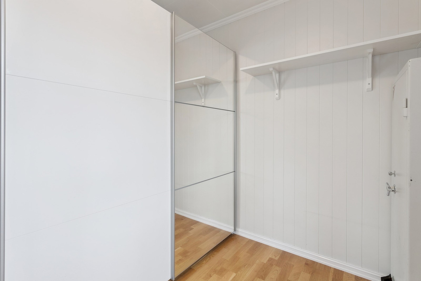 Det andre soverommet egner seg godt som barnerom, gjesterom eller kontor. Galleribilde