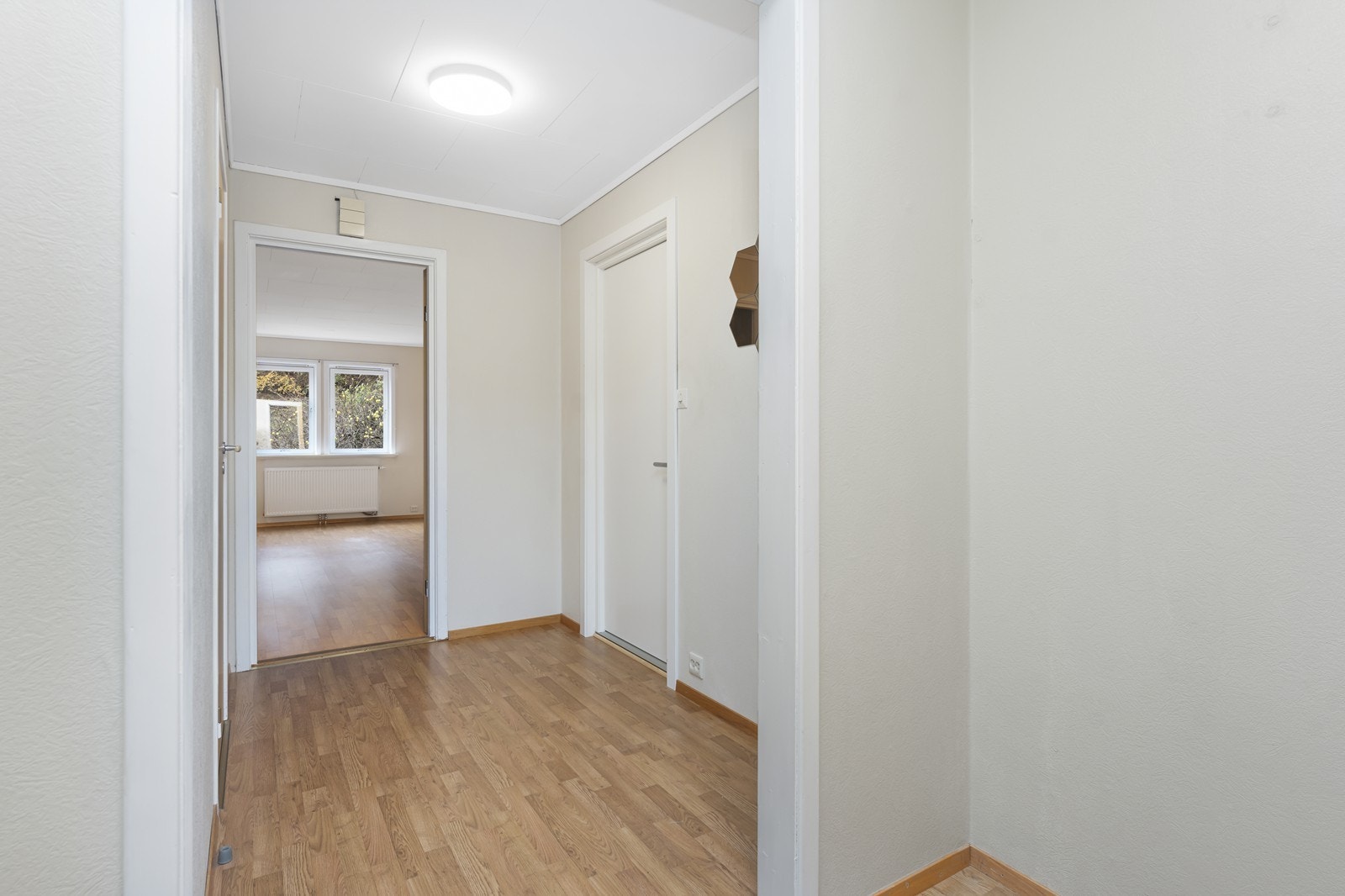 Inngangsparti mot stue/ kjøkken. Galleribilde