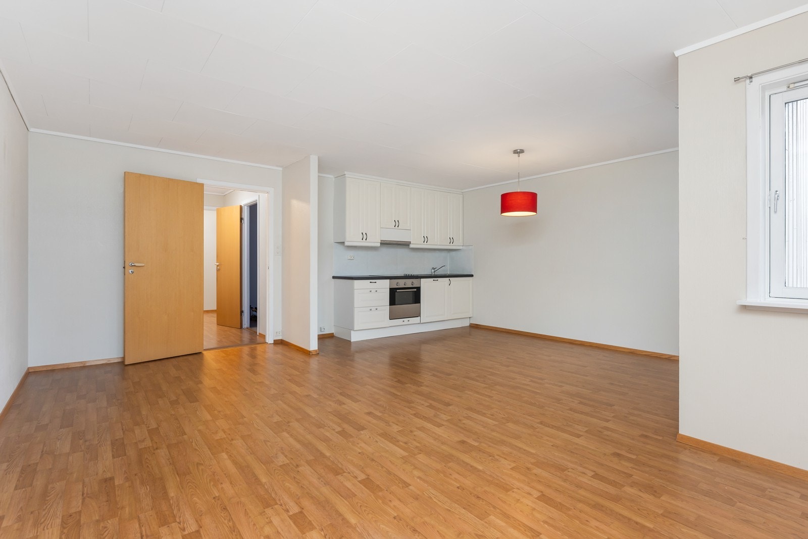 Stue/ kjøkken i samme rom. Galleribilde