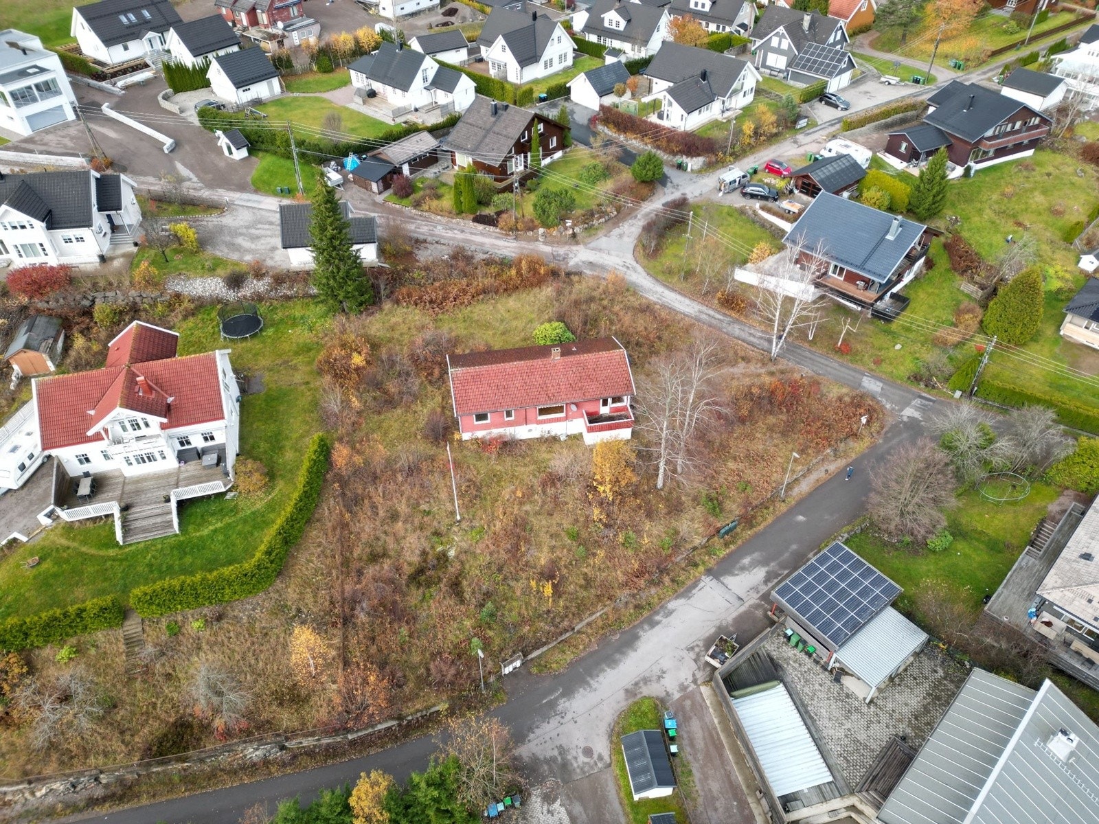 Maksimal utnyttelsesgrad for enkelttomter settes til BYA=30 %. Galleribilde