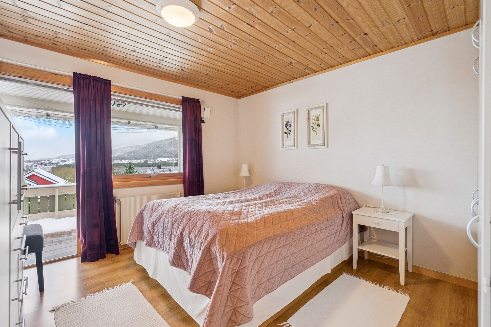 Soverom med luftebalkong Galleribilde