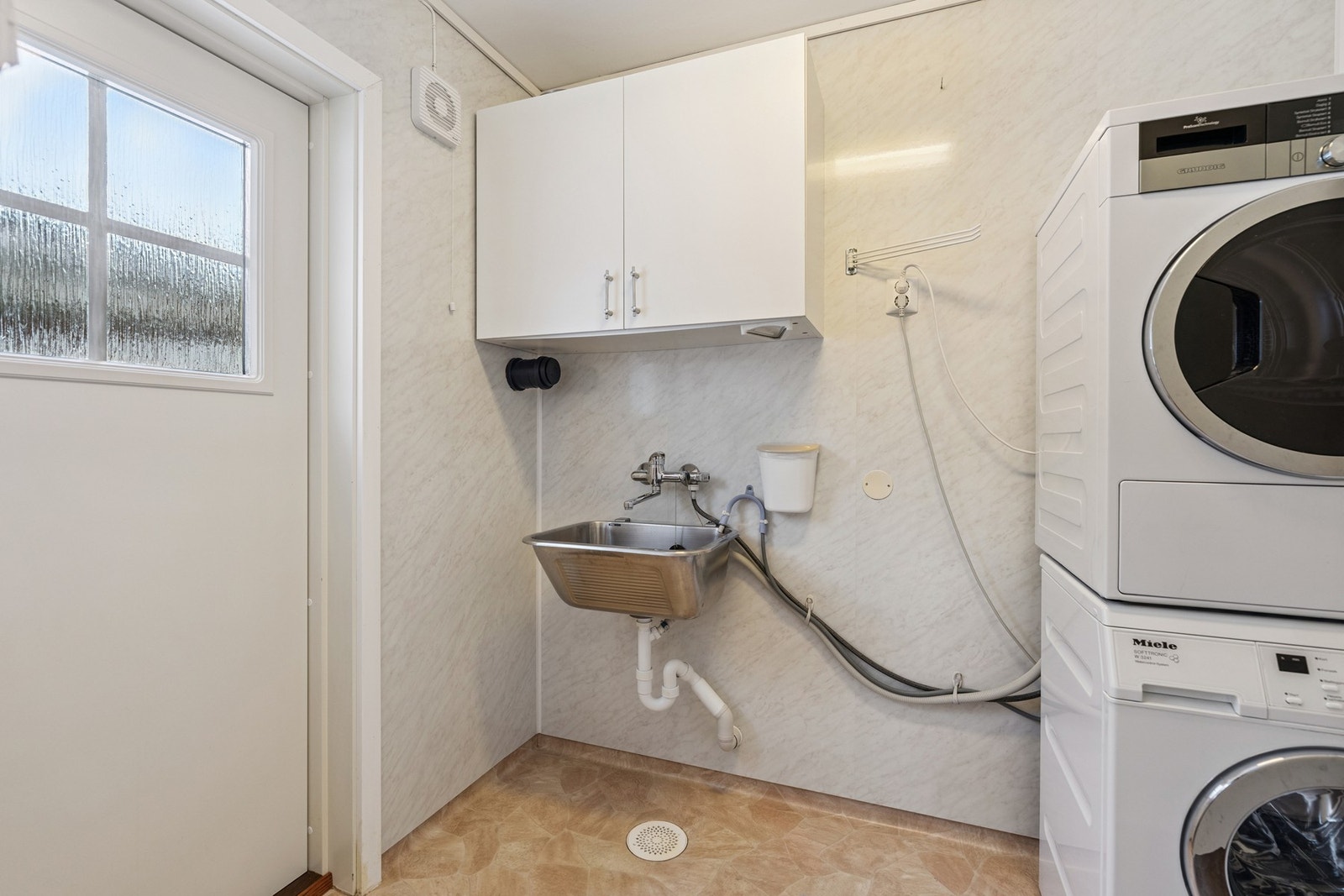 Vaskerom Galleribilde