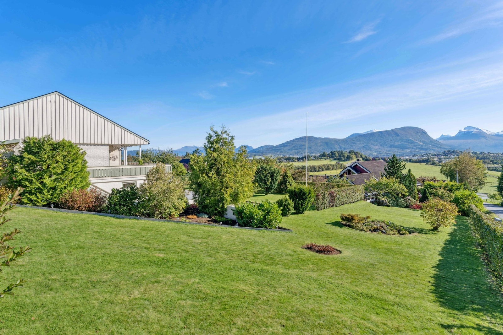 Fin beliggenhet i Åsbygda Galleribilde