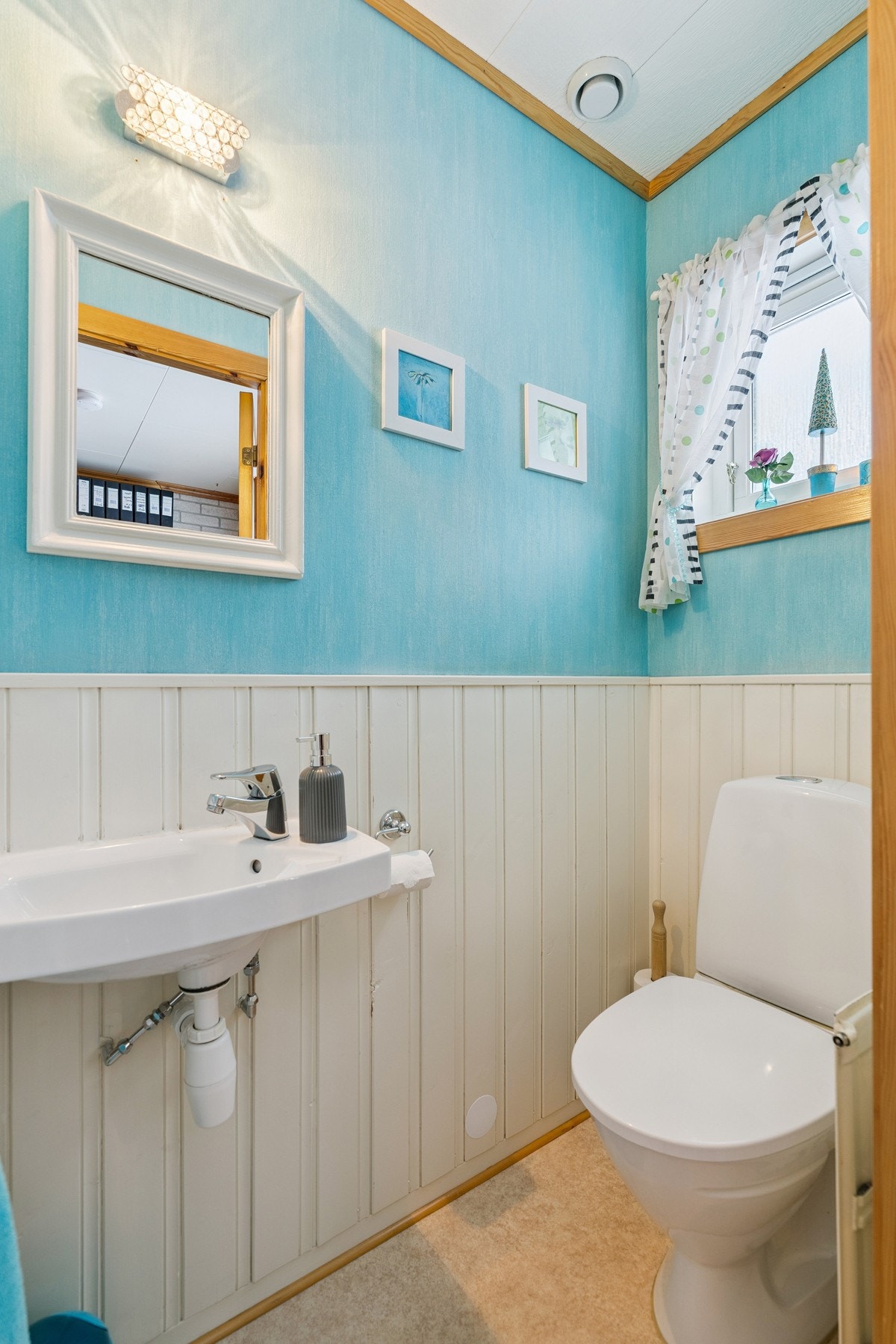 Toalettrom Galleribilde