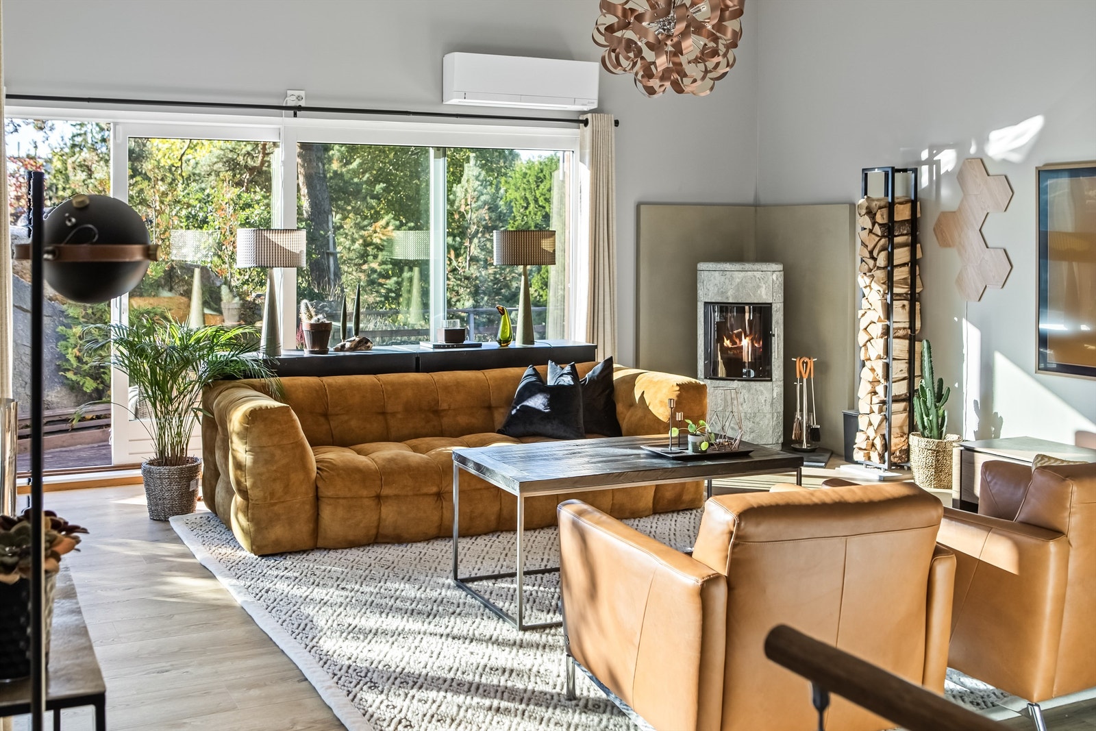 Varmefag Sandefjord har montert ny klebersteinsovn/peis i 2022. Galleribilde