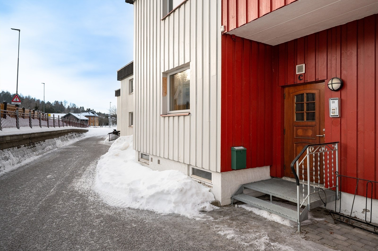 Overbygget inngangsparti. Galleribilde