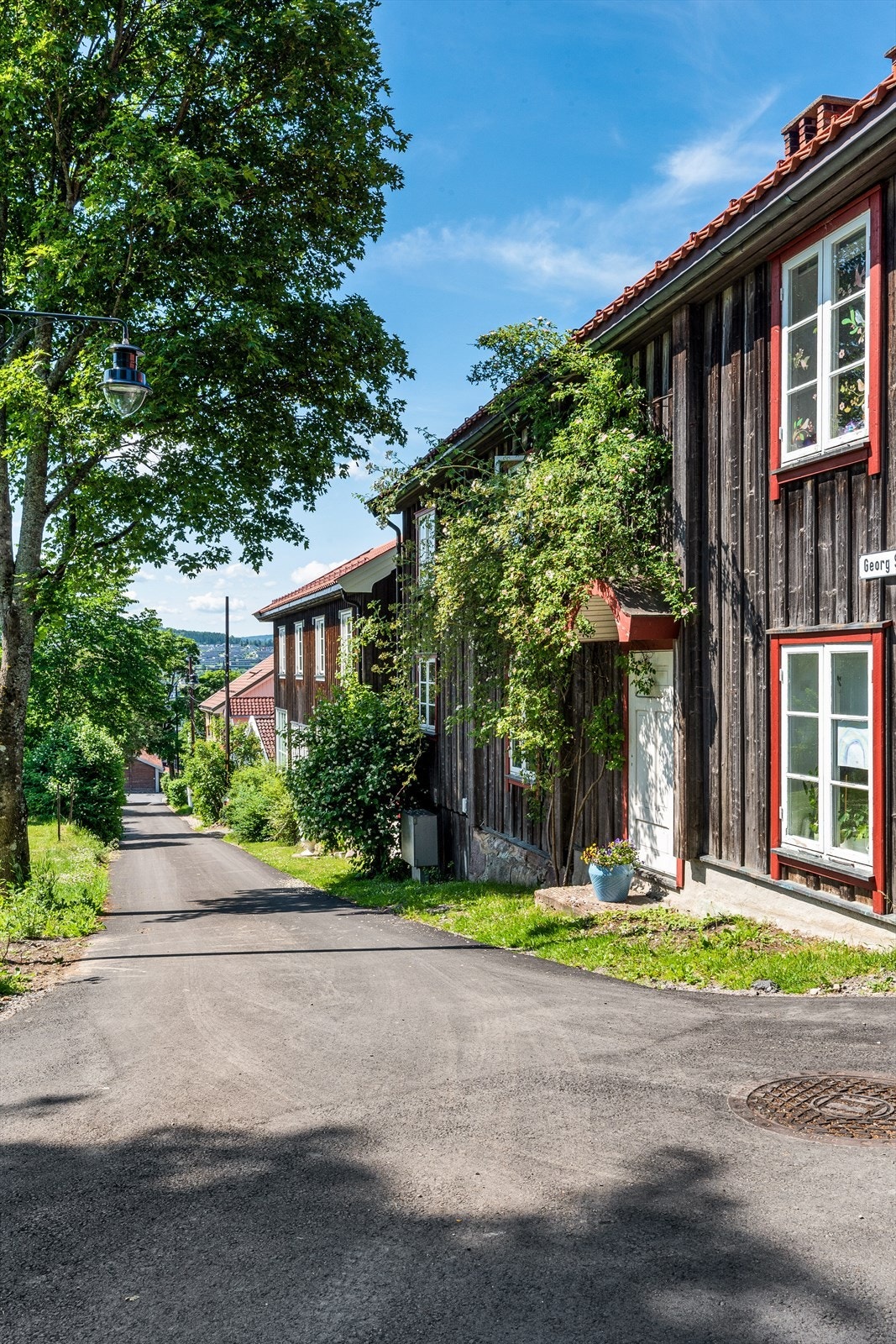 Øvrebyen kan by på historiske omgivelser og og byens hyggeligste café. Galleribilde