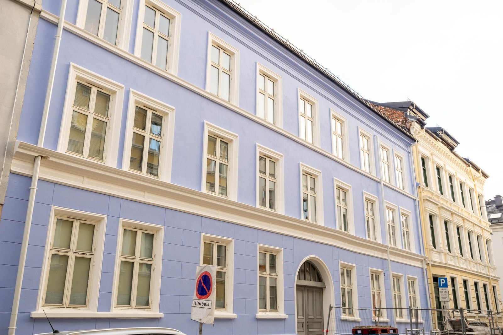 Nylig rehabilitert fasaden i 2025. Galleribilde