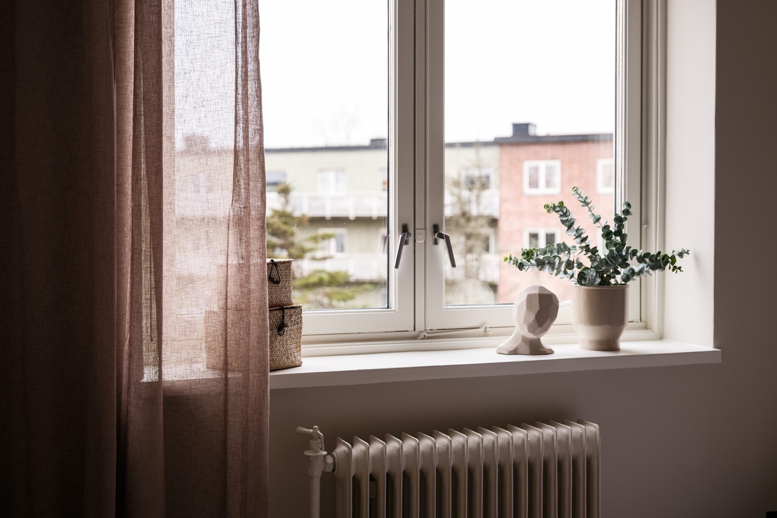 Oppvarming, varmtvann og bredbånd er inkludert i felleskostnadene. Galleribilde