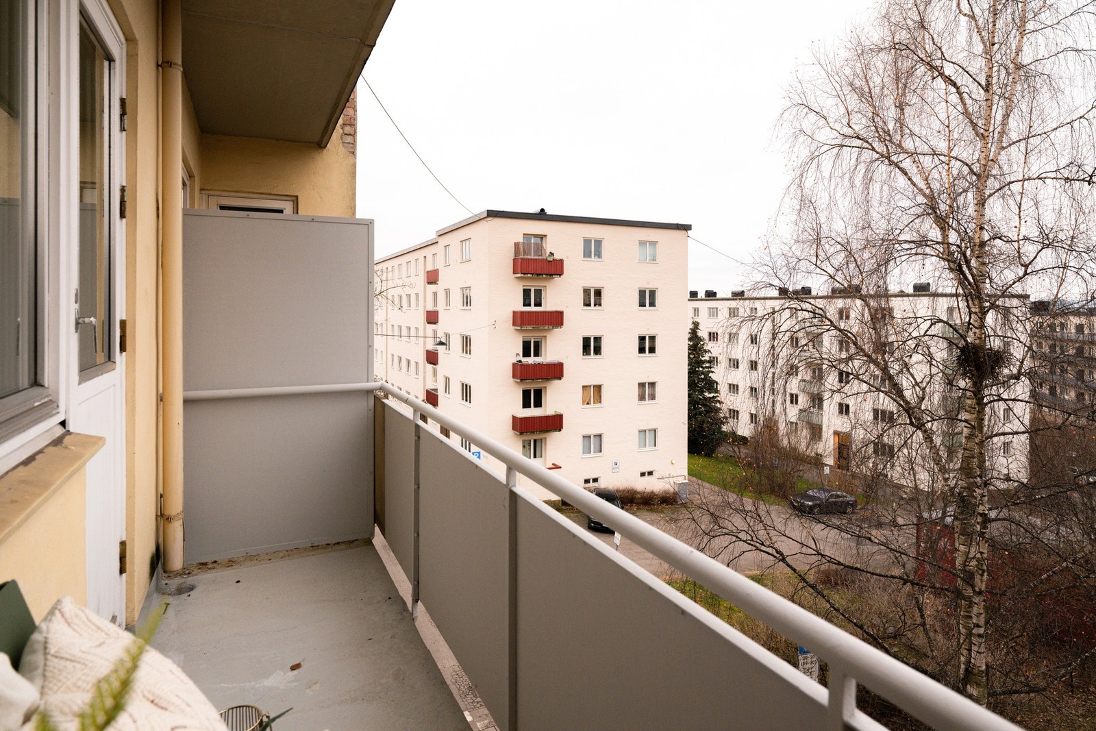 Balkongen er på 4,1 kvm med plass til utemøblement. Galleribilde