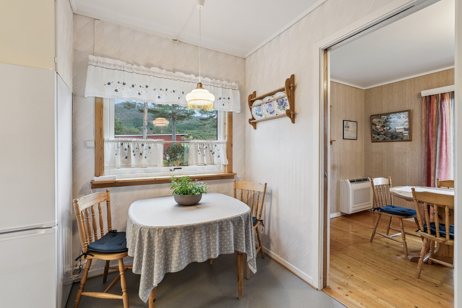 Kjøkken og spisestue Galleribilde