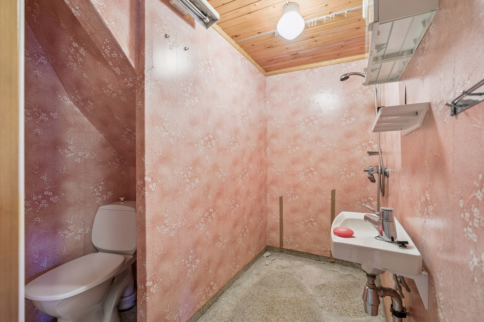 Bad i kjeller Galleribilde