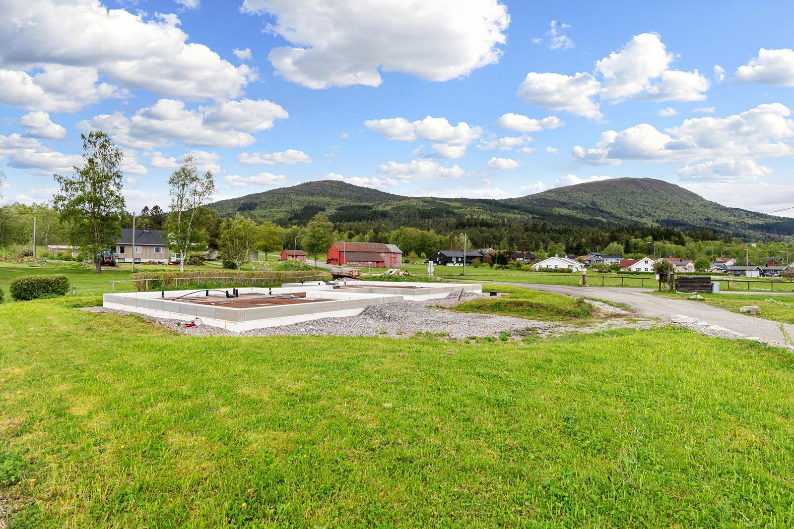 Boligtomten er relativt flat. Galleribilde