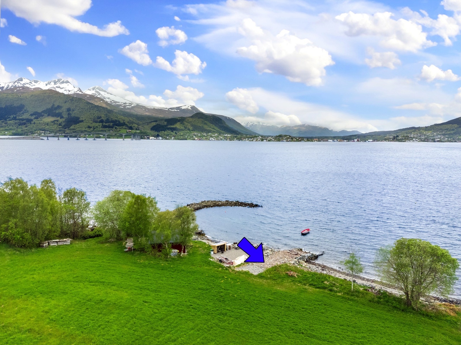 Nausttomta er på 103 kvm Galleribilde