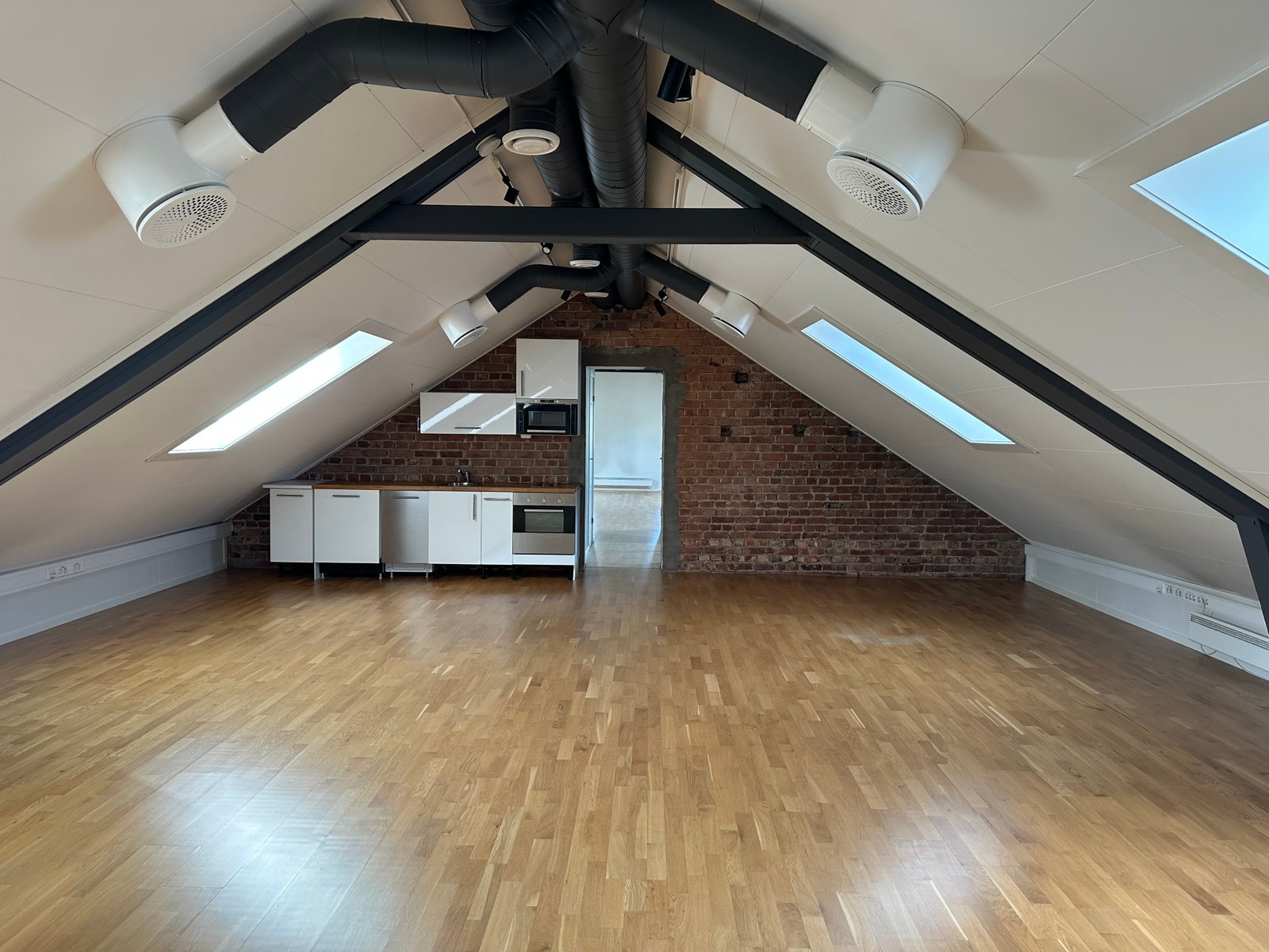 Fra kontorene i 2. etasje Galleribilde