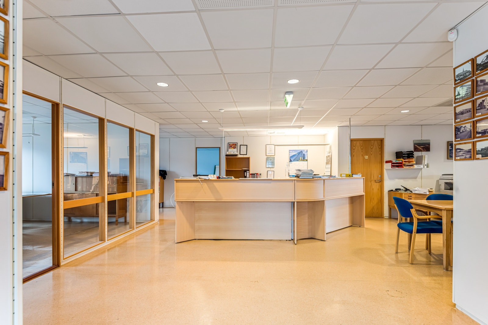 Lokalene i første etasje er innredet som kontor. Galleribilde
