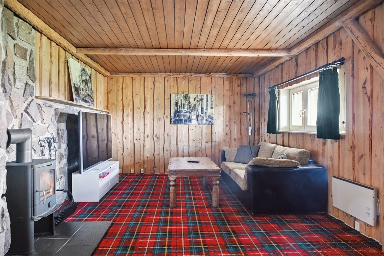 Kjellerstue med peisovn Galleribilde