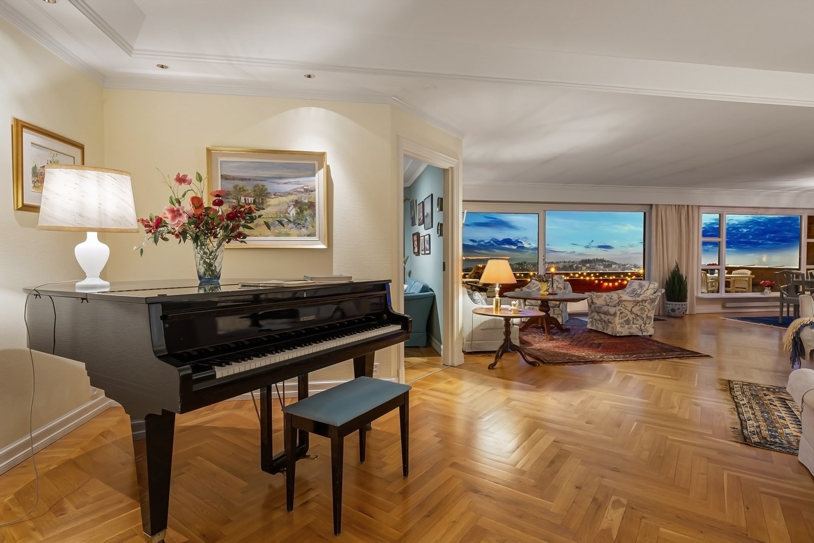 Kveldsbilde fra stuen Galleribilde