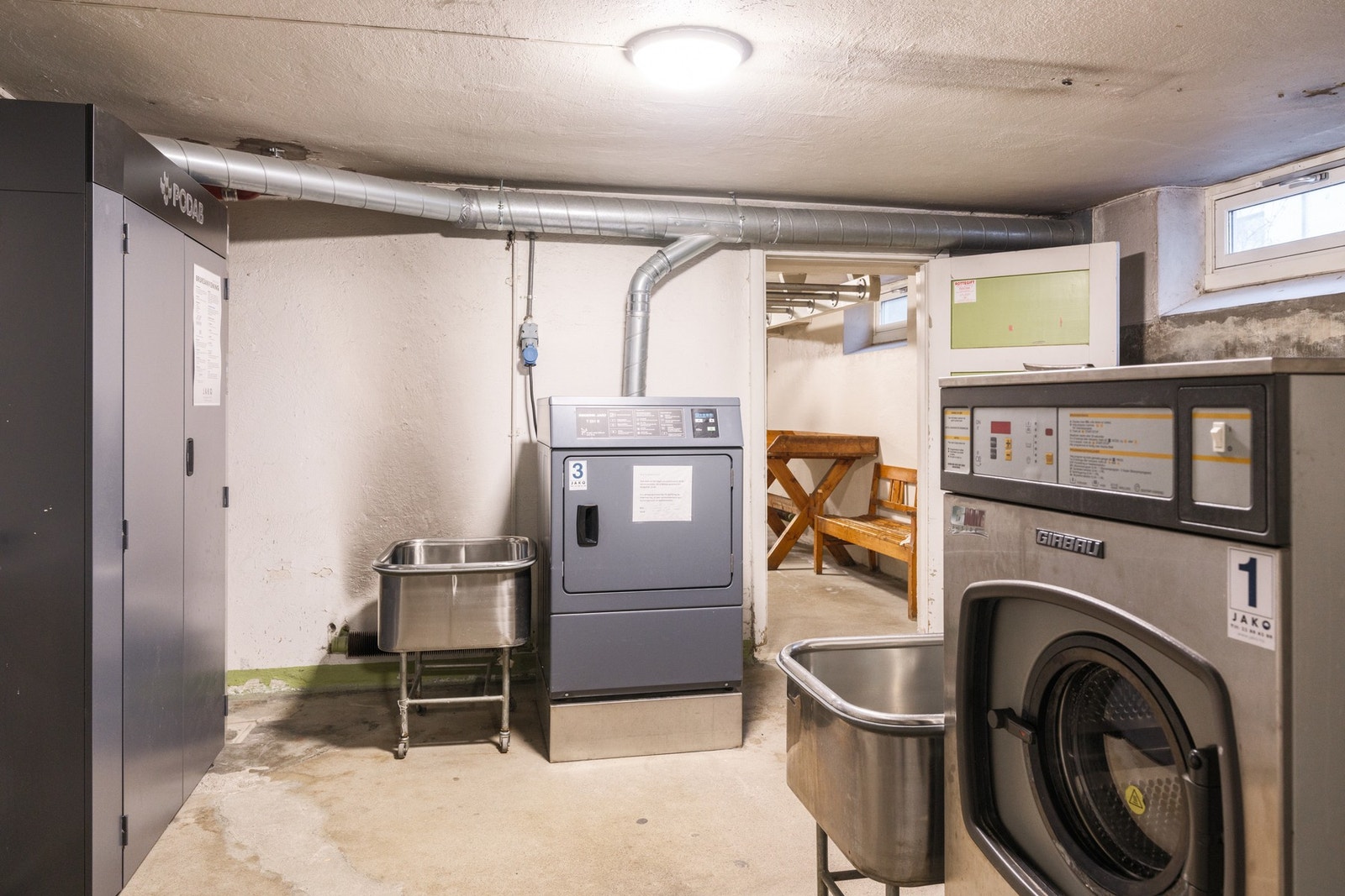 Fellesvaskeri, i tillegg til eget opplegg i leiligheten. Galleribilde