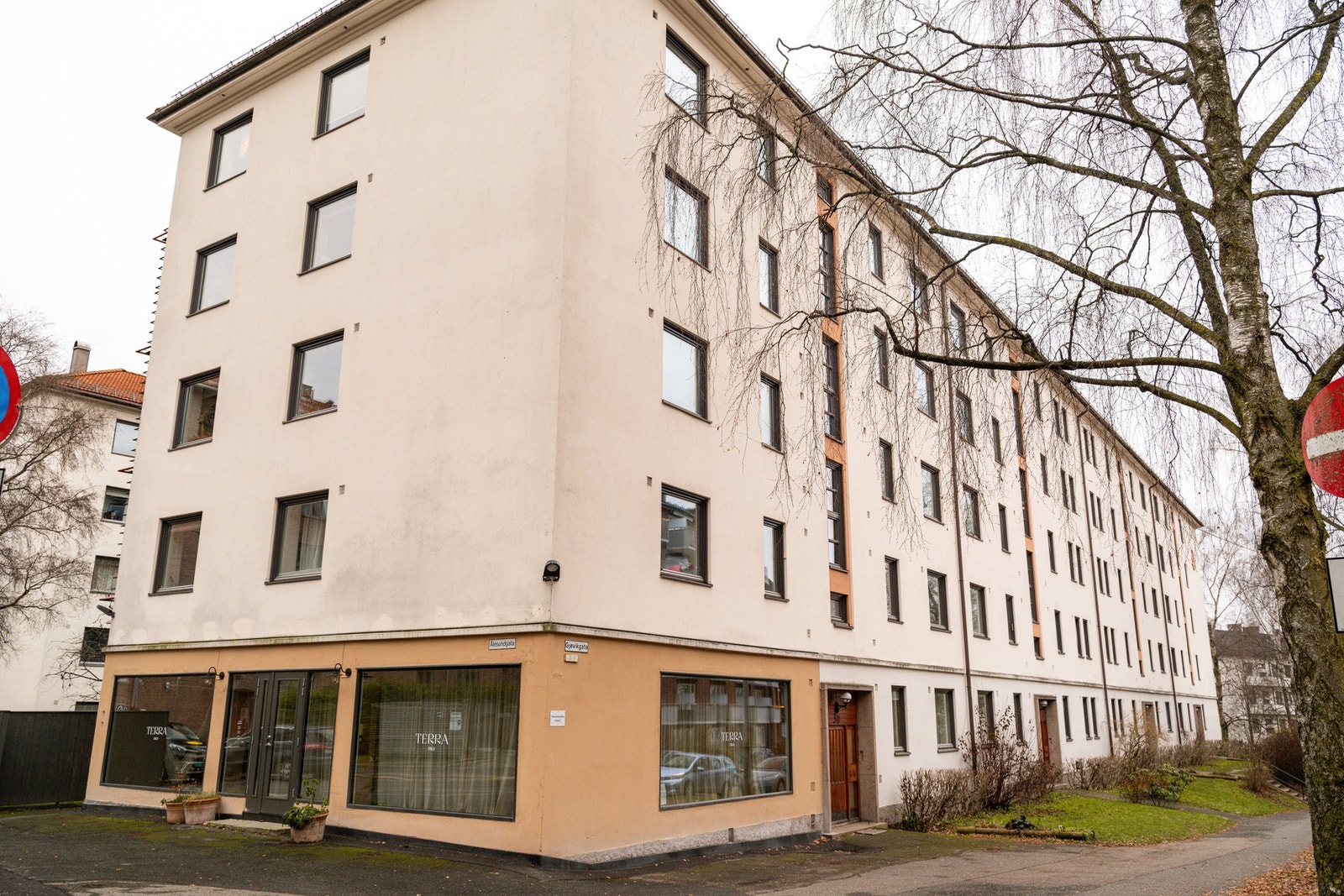Borettslaget eier næringslokale som nylig er totalrenovert og leies ut til Yoga-studio. Galleribilde