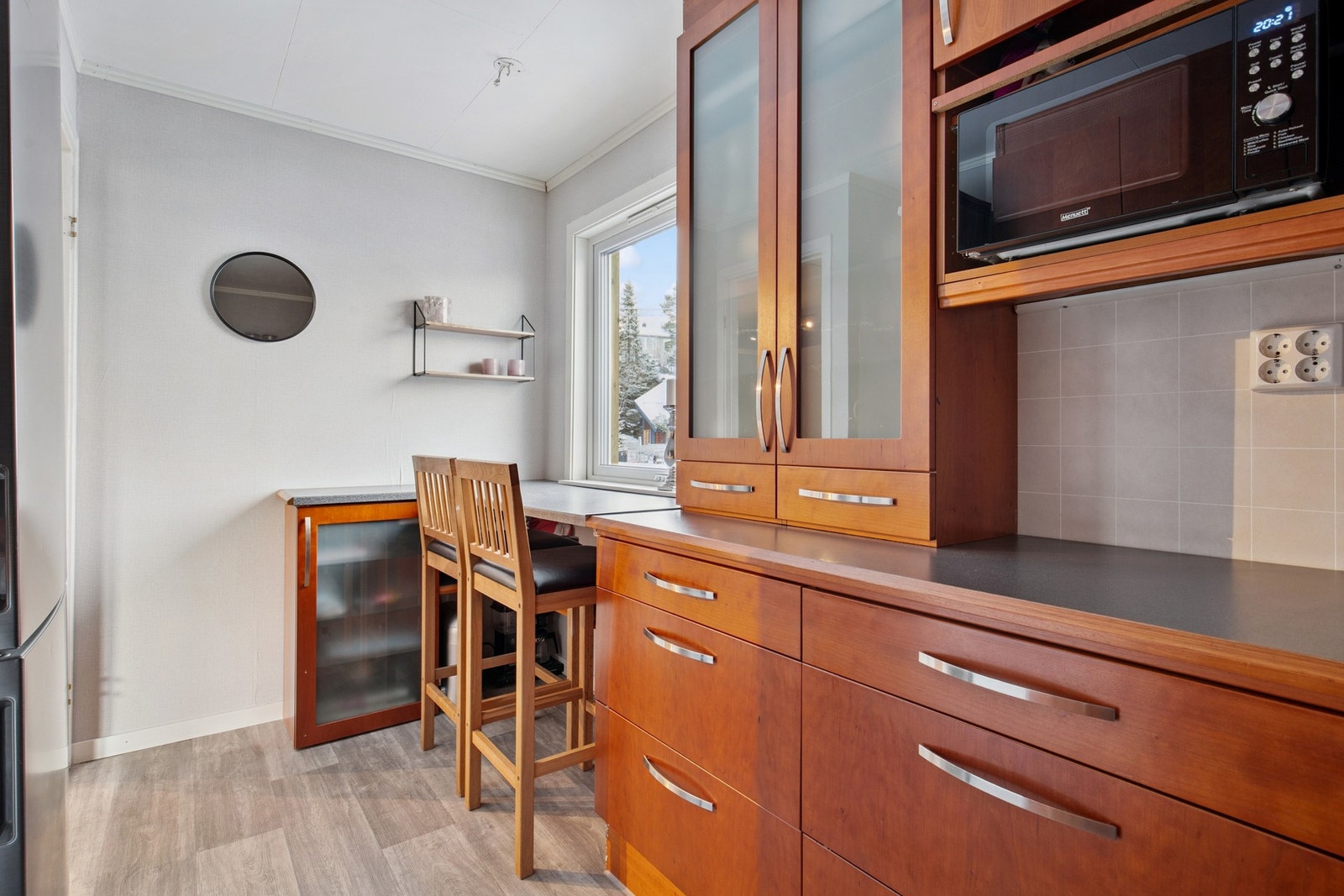 Med barkrakk-løsningen kan du nyte frokosten på kjøkkenbenken Galleribilde