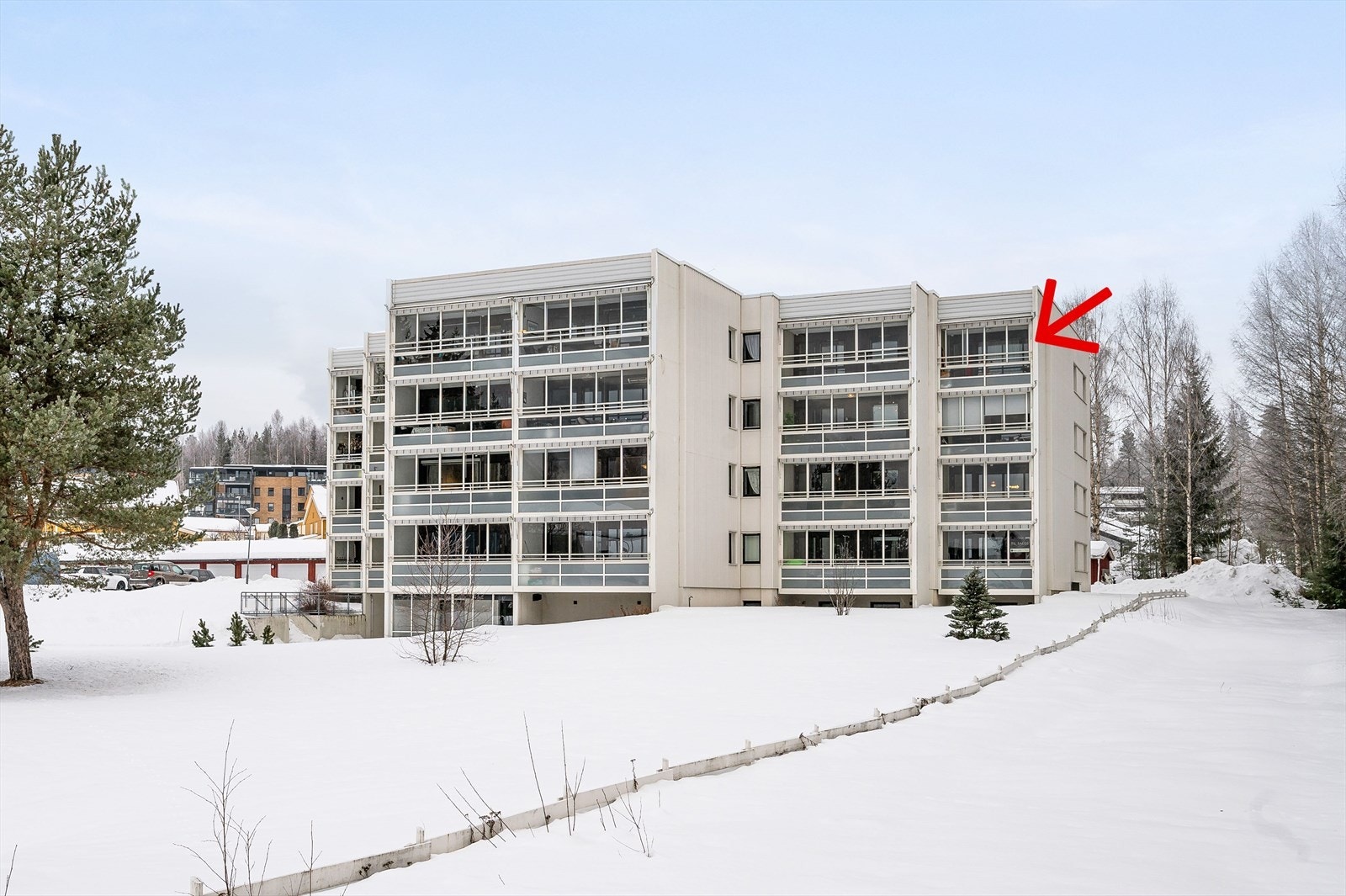 Fra blokka er det kort gangveg ned til sentrumskjernen med alle byfasiliteter. Galleribilde