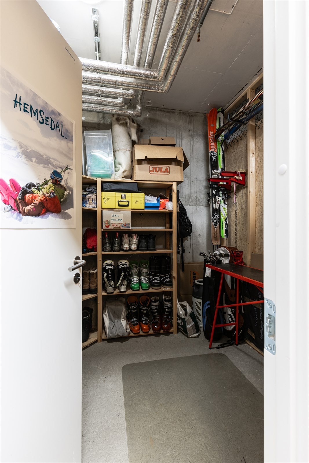 Skibod ligger på samme plan som leilighet Galleribilde