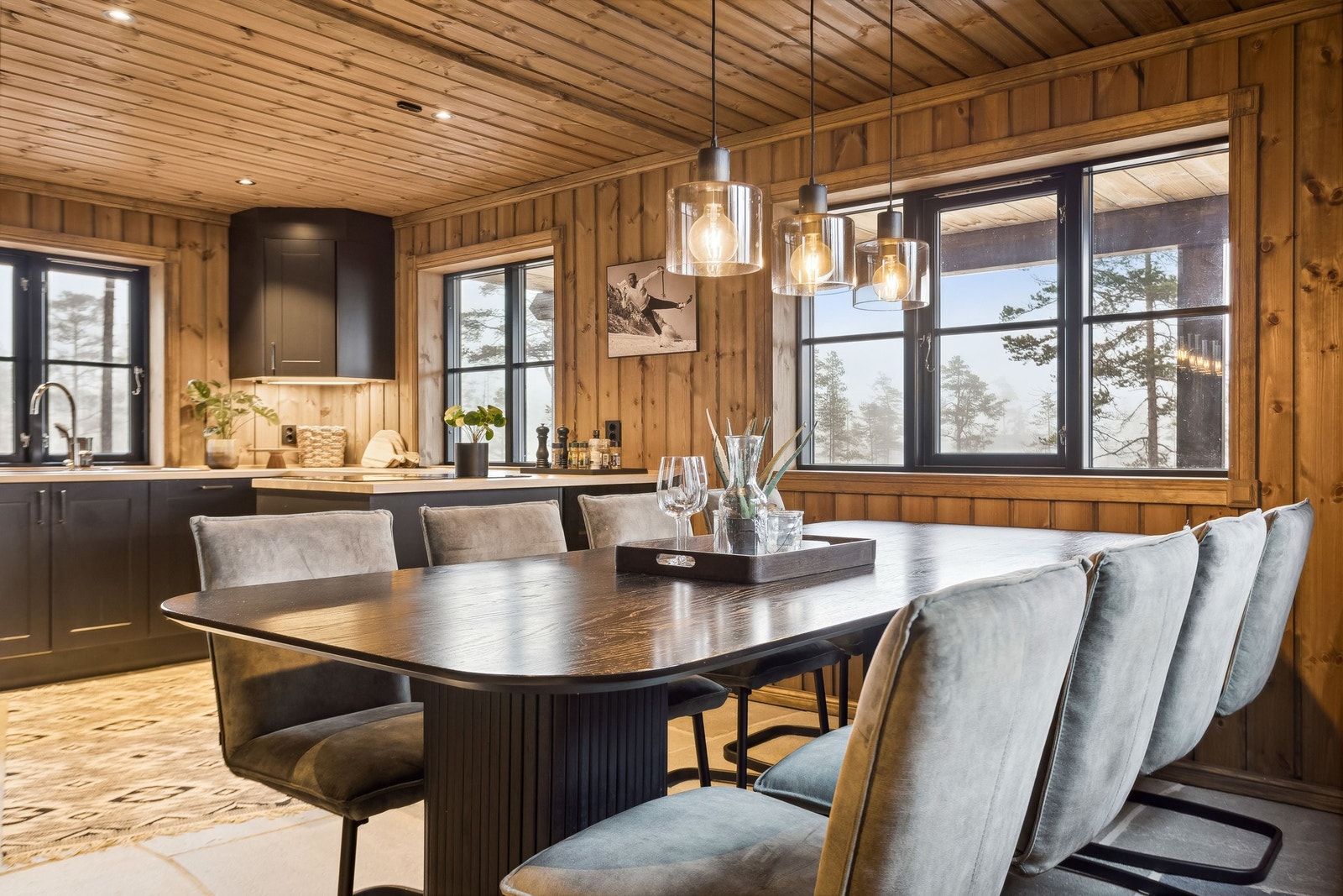 Spisestue i 1. etg. Galleribilde