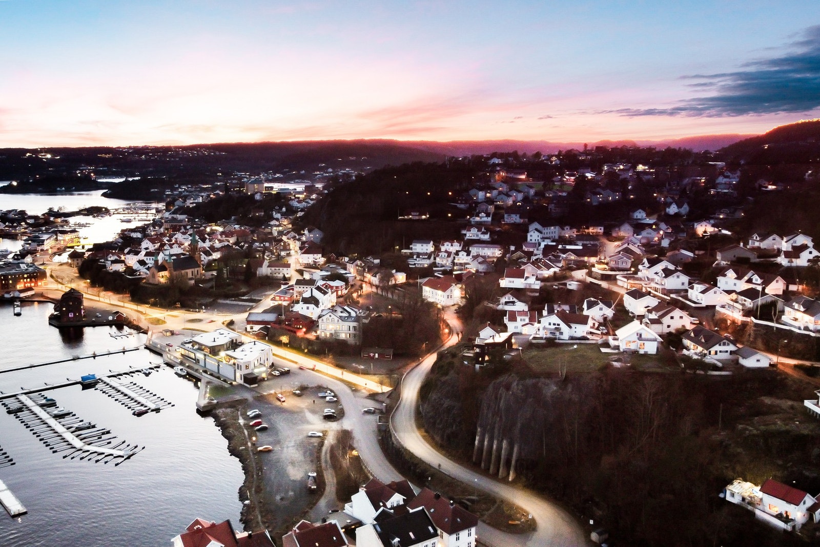 I nærområdet finner du også Family Sportsklubb og Kragerø svømmehall innen gangavstand, mens andre idrettsanlegg som Kragerøhallen og MOT ligger en kort kjøretur unna. Galleribilde