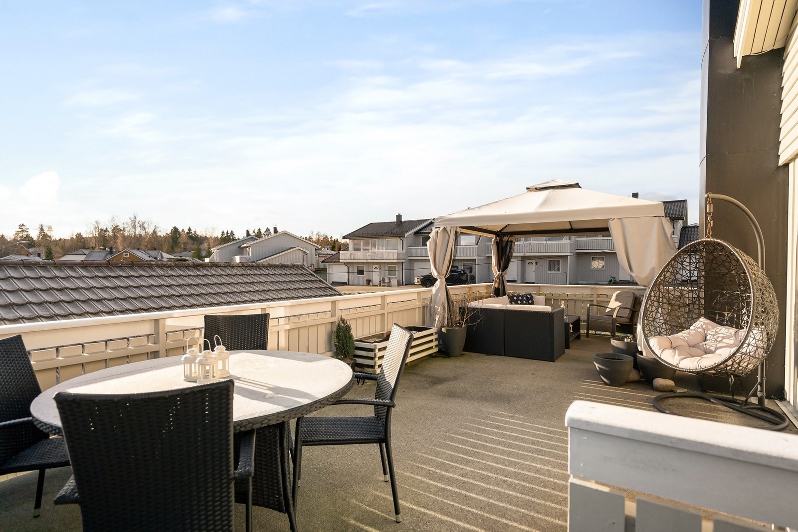 Uteplass Galleribilde