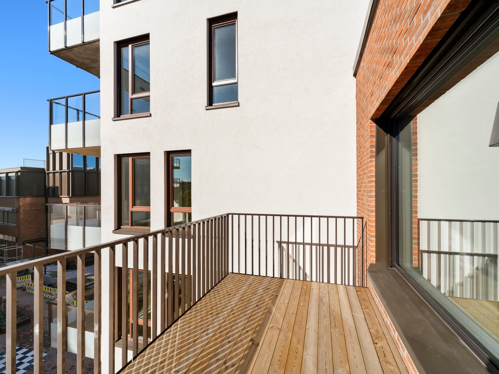 Stor solrik balkong Galleribilde