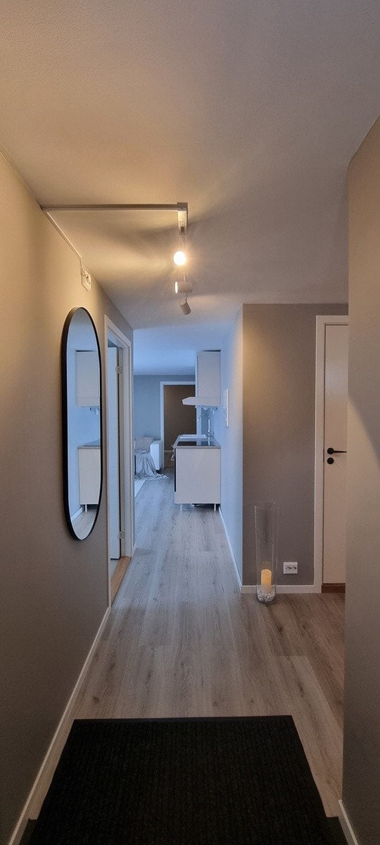 Gang inn til leilighet. Galleribilde