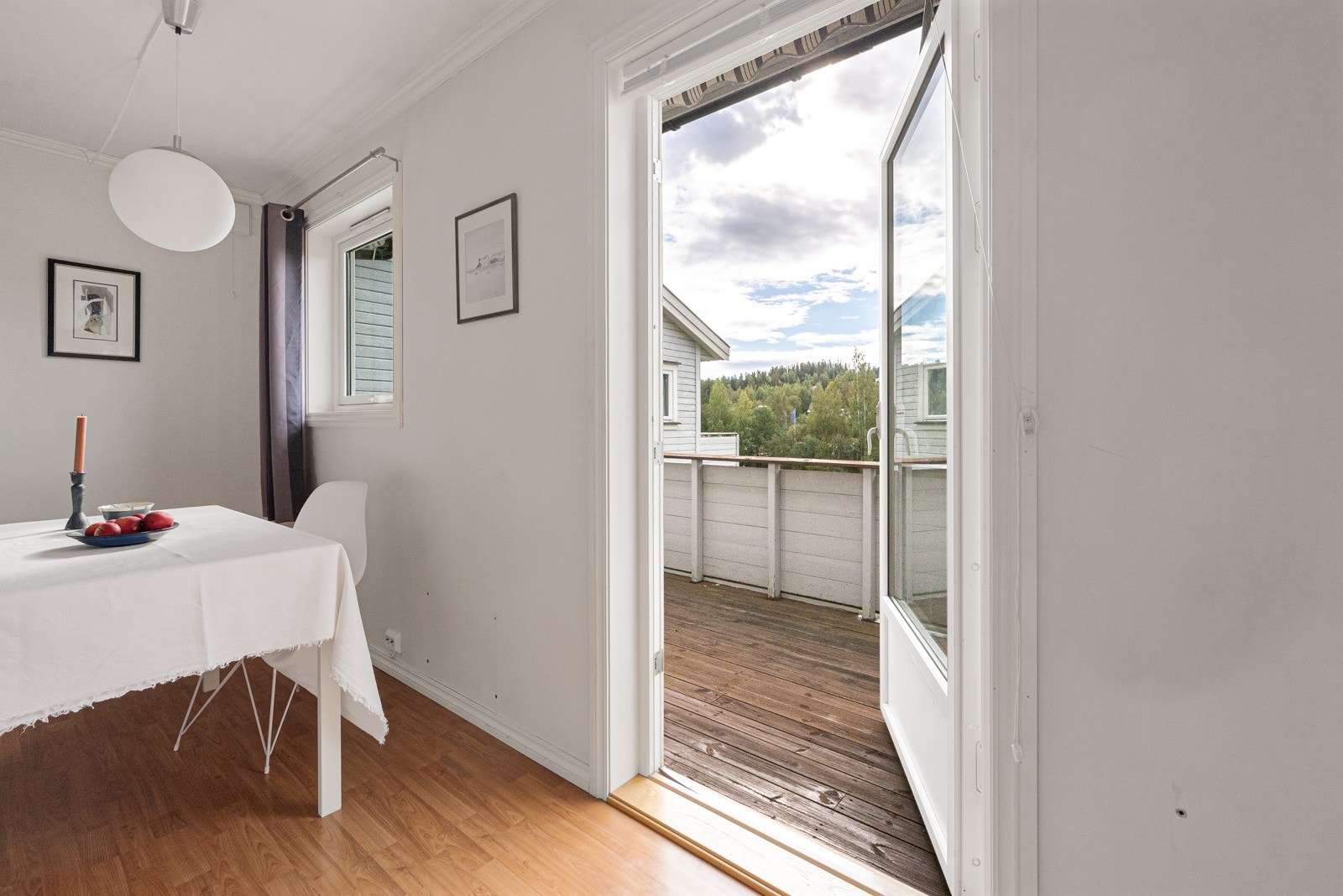 Fra stue er det adkomst til terrasse Galleribilde