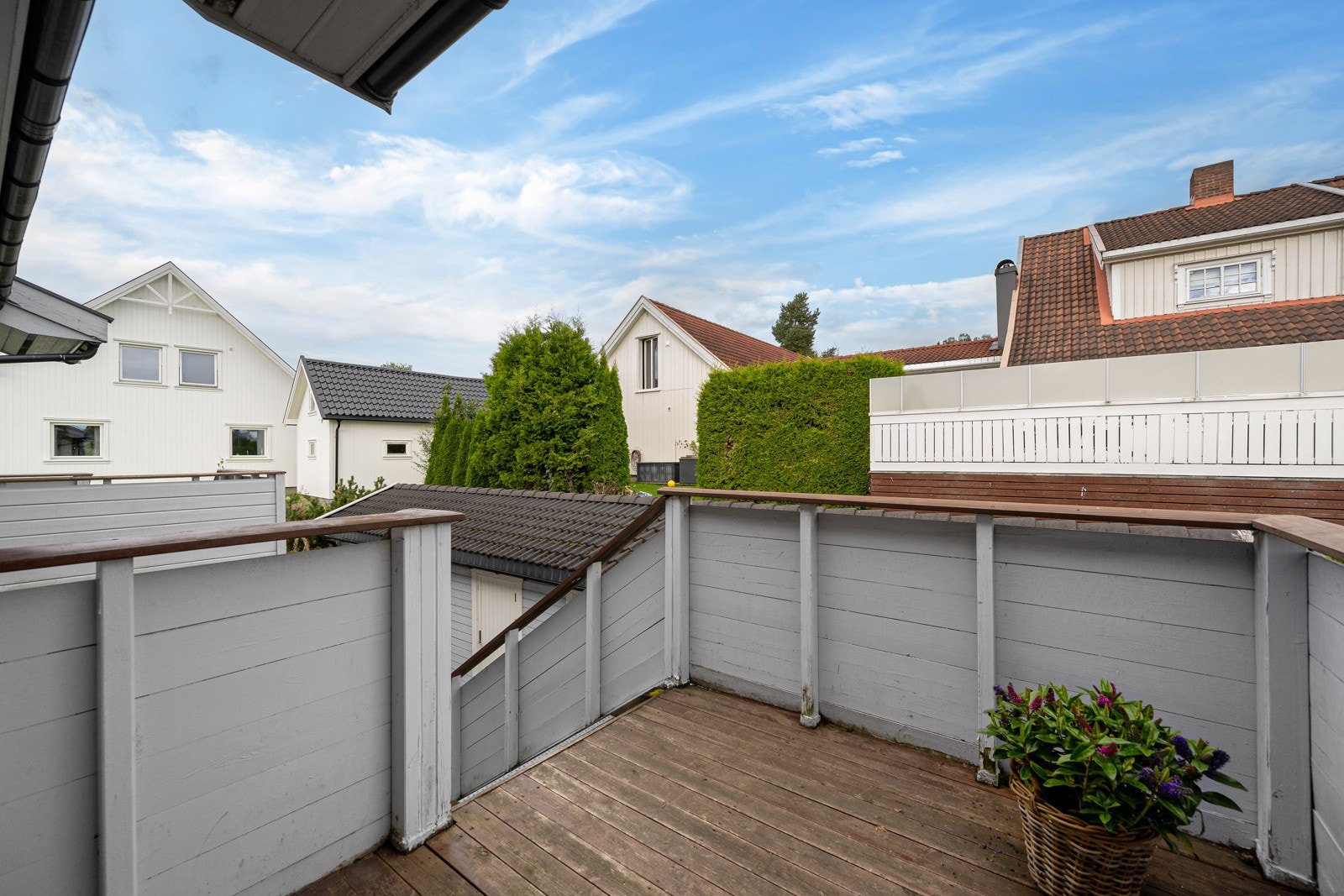 Terrasse ved inngangsparti Galleribilde