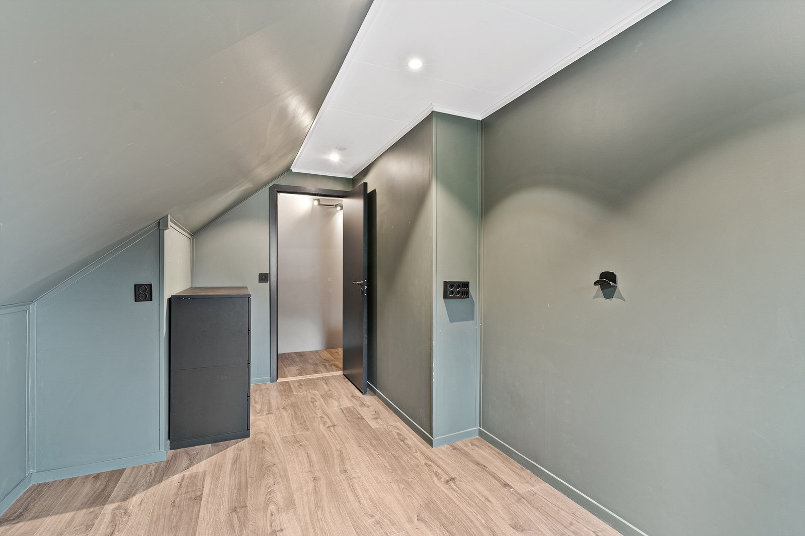 Soverom m/downlights Galleribilde