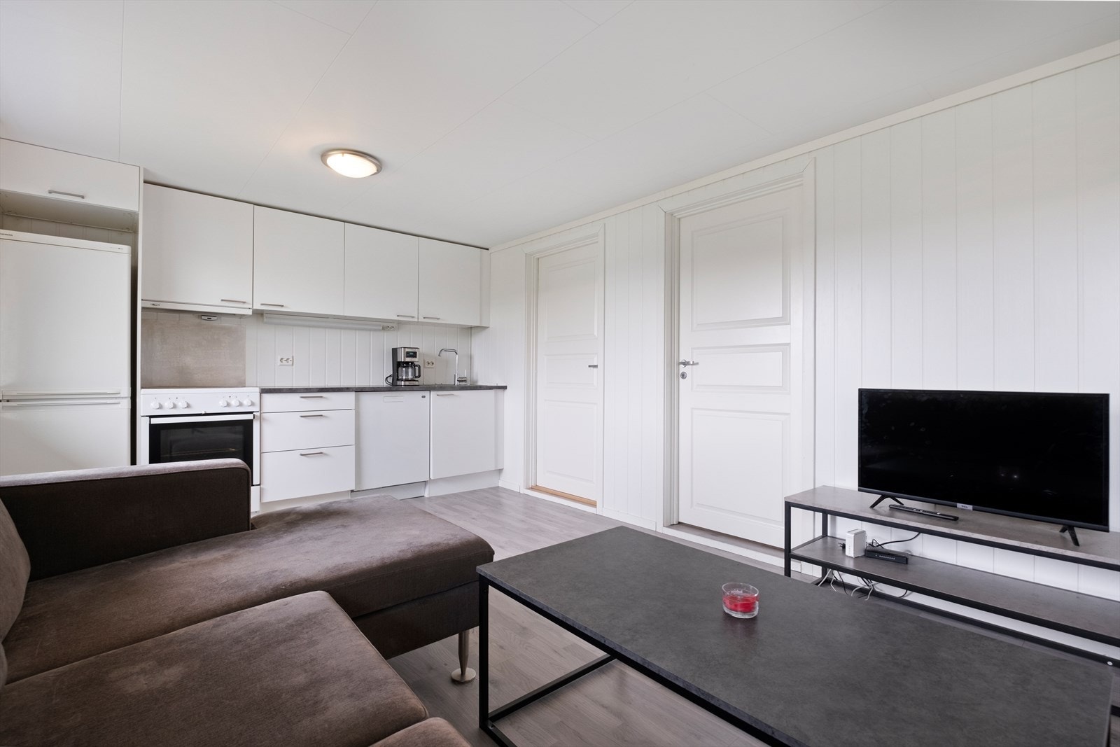 Åpen løsning mellom kjøkken og stue Galleribilde