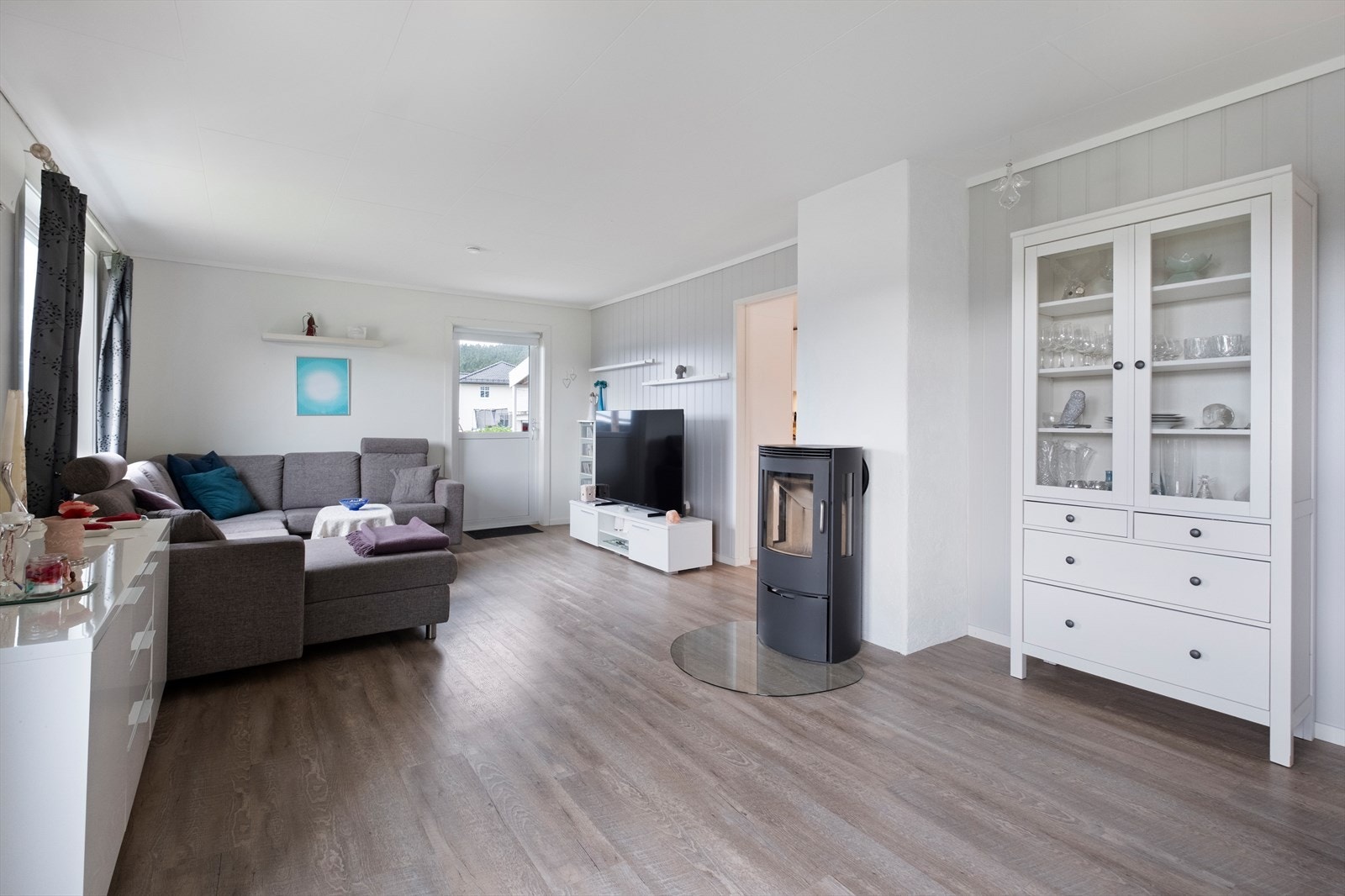 Det er mursteinspipe fra byggeår med nytt røykrør fra 2016 Galleribilde